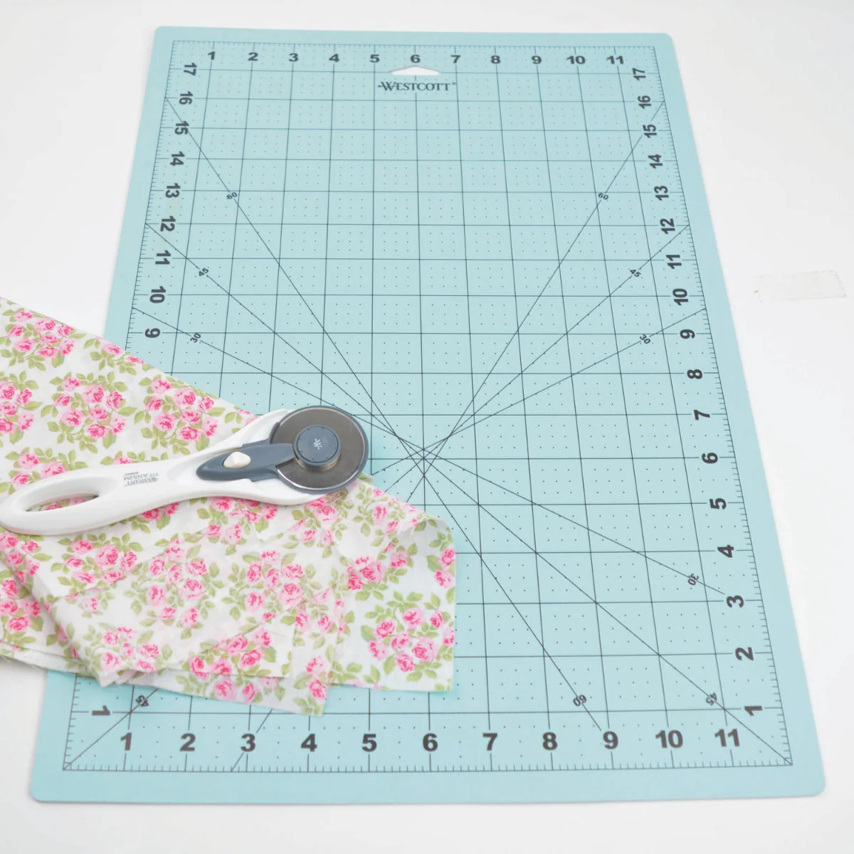 Westcott 12 X 18in Self-Healing Cutting Mat with Grid for Sewing, Quilting, Card Making (00504) - Image 3