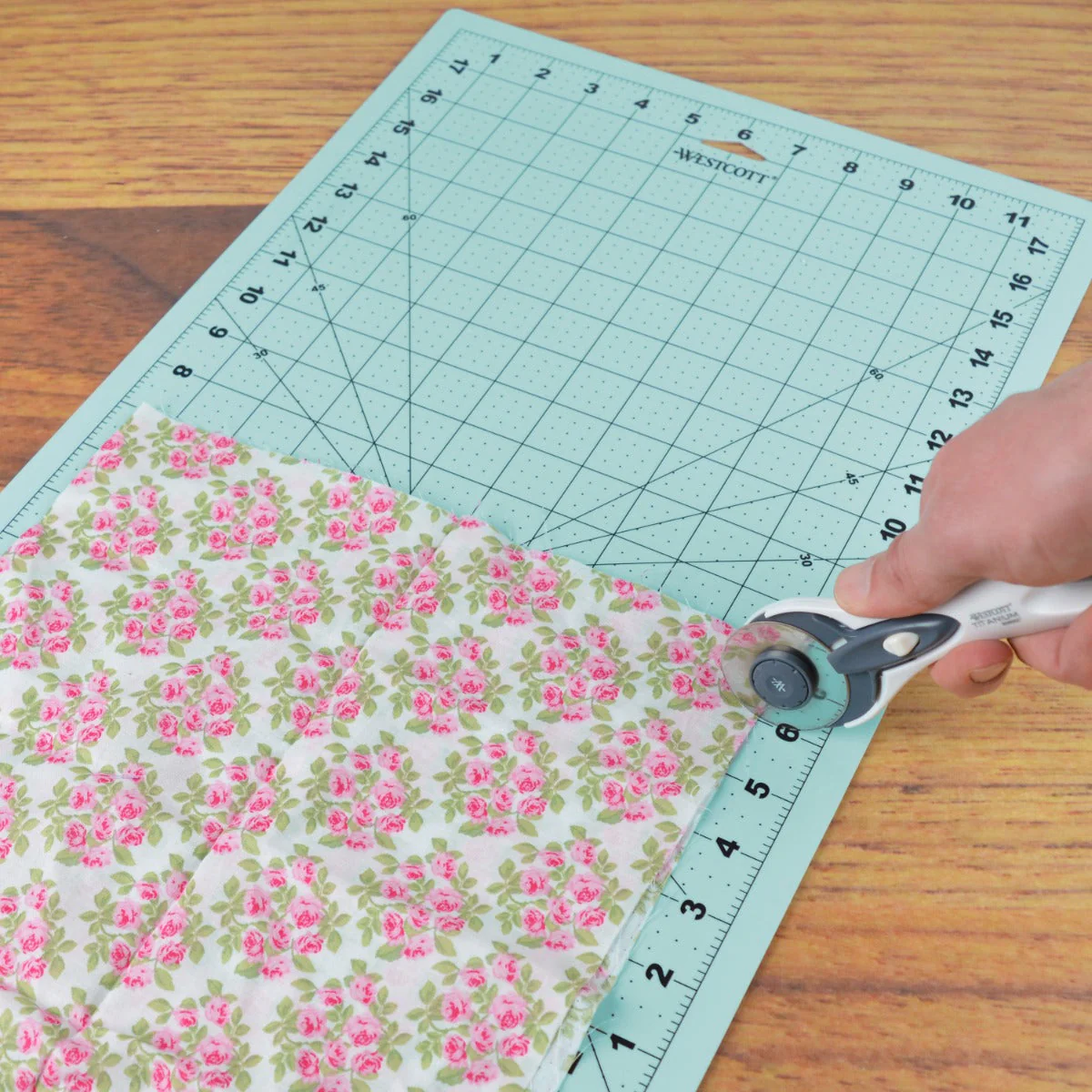 Westcott 12 X 18in Self-Healing Cutting Mat with Grid for Sewing, Quilting, Card Making (00504) - Image 5
