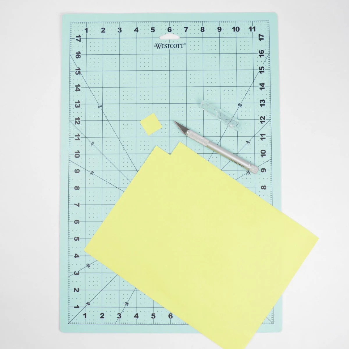Westcott 12 X 18in Self-Healing Cutting Mat with Grid for Sewing, Quilting, Card Making (00504) - Image 9