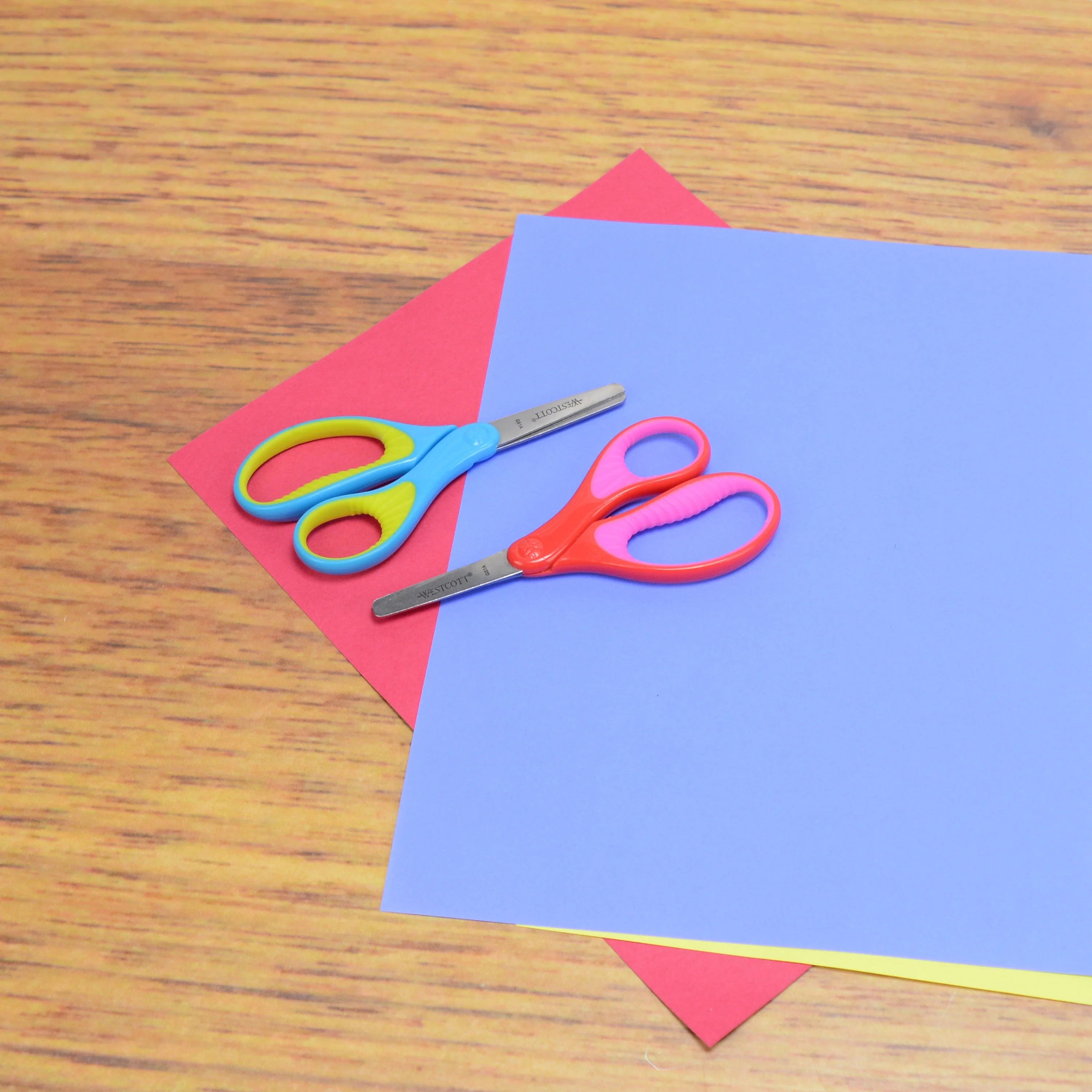 Westcott 5" Soft Handle Blunt-Tip Scissors for Kids Ages 4-7 - Scissors for School or Crafting - Back to School Supplies - Red/Pink, Blue/Green (17303-PARENT) - Image 10