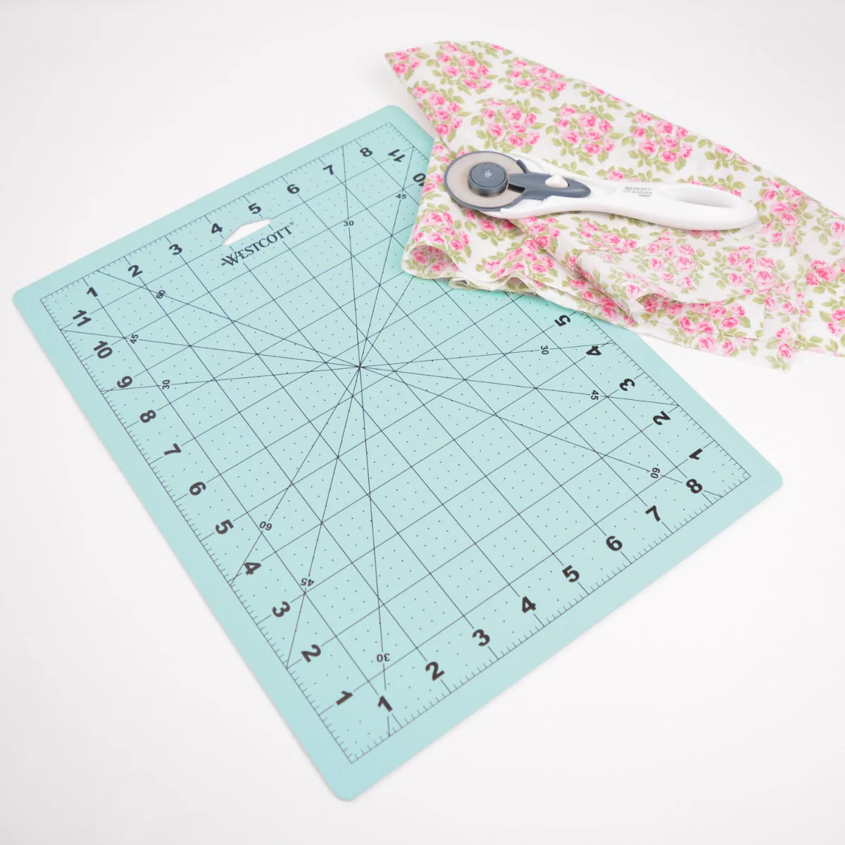 Westcott 9 X 12in Self-Healing Craft Cutting Mat with Grid for Sewing, Quilting, Card Making (00503-PARENT) - Image 4