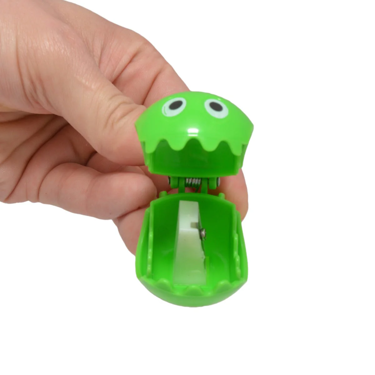 Westcott Fish Pencil Sharpener, Assorted Colors (15741) - Image 5